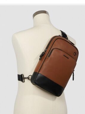 COACH Graham Pack Crossbody Smooth Calf Leather Gunmetal/Saddle